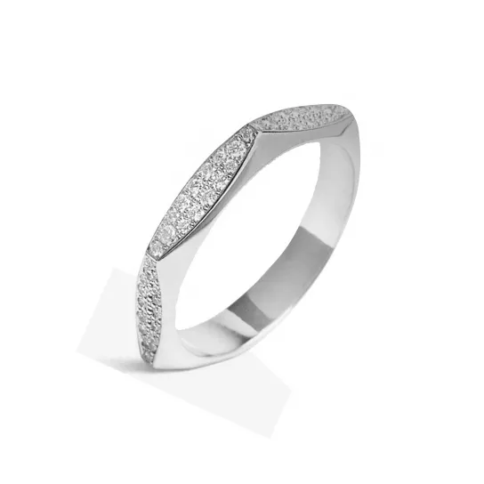 Серебряное кольцо 925, женское, с фианитом, размер 18